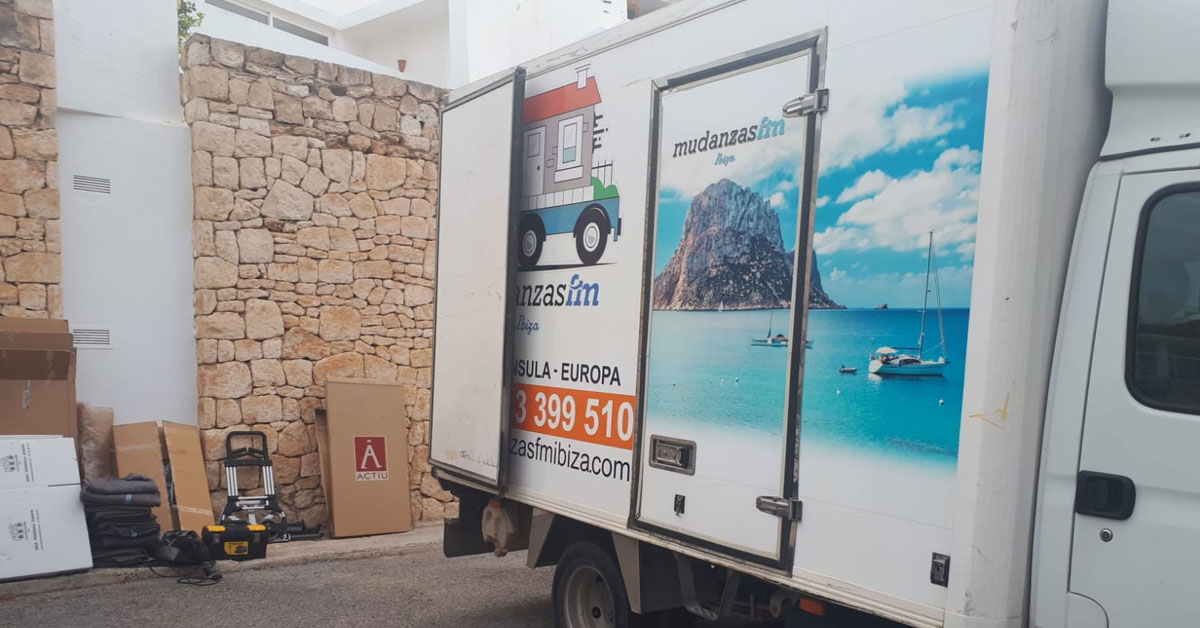 Mudanza local en Ibiza - de Santa Gertrudis a Roca Llisa