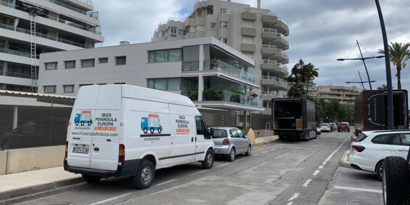 Mudanza internacional a Holanda (Países Bajos) con plataforma elevadora