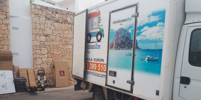 Mudanza local en Ibiza - de Santa Gertrudis a Roca Llisa